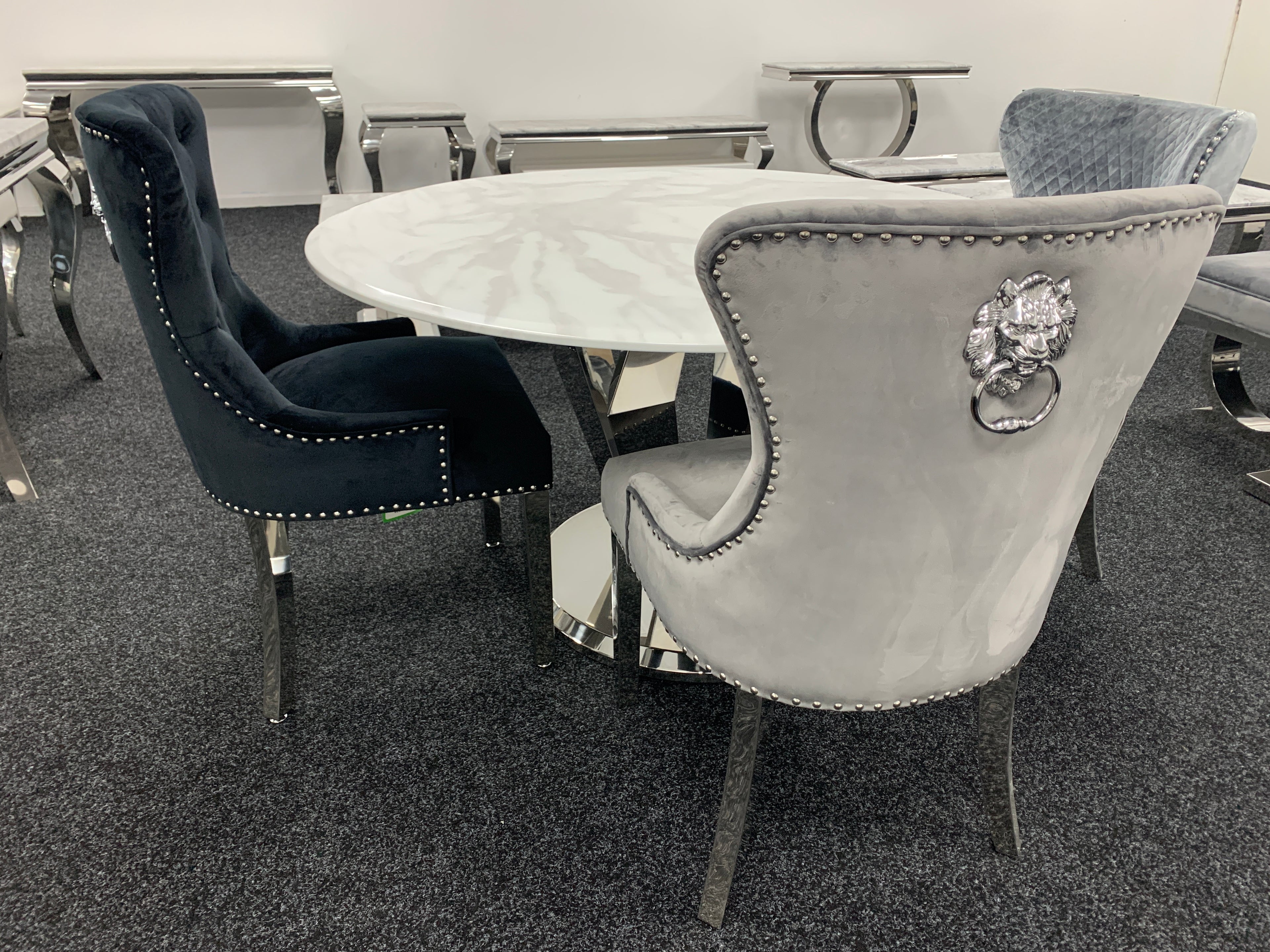 Chelsea Chair - Ringer or Lion