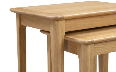 Cotswold Oak Nest of 2 Tables - 34cm D x 49cm W x 49cm H